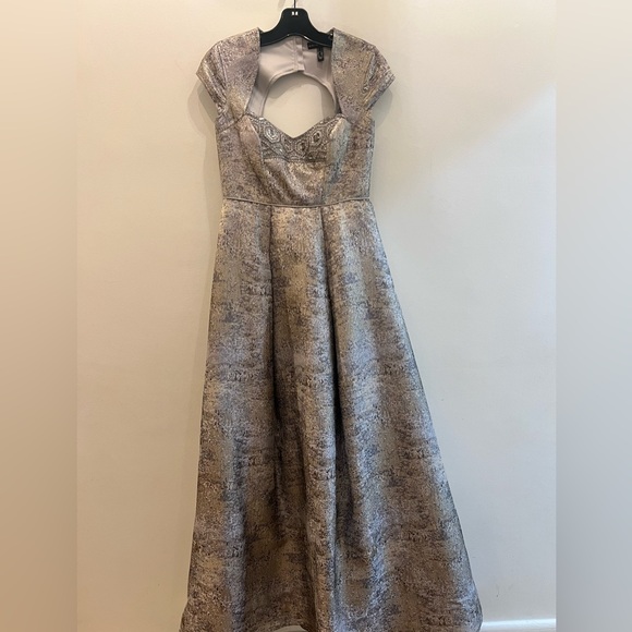 Aidan Mattox cap sleeves embellished Long  Gown - Picture 12 of 12